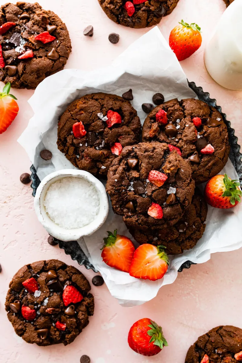Strawberry Chocolate Cookies
